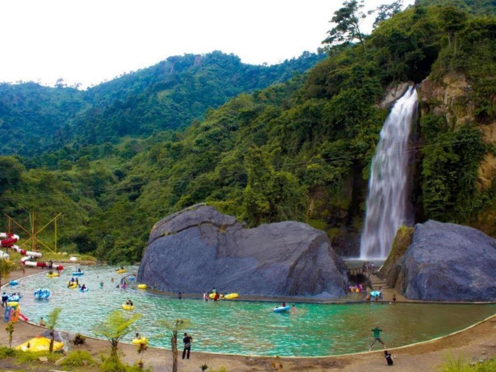 Green Wattana Hotel Sentul Bogor Eksteriør billede
