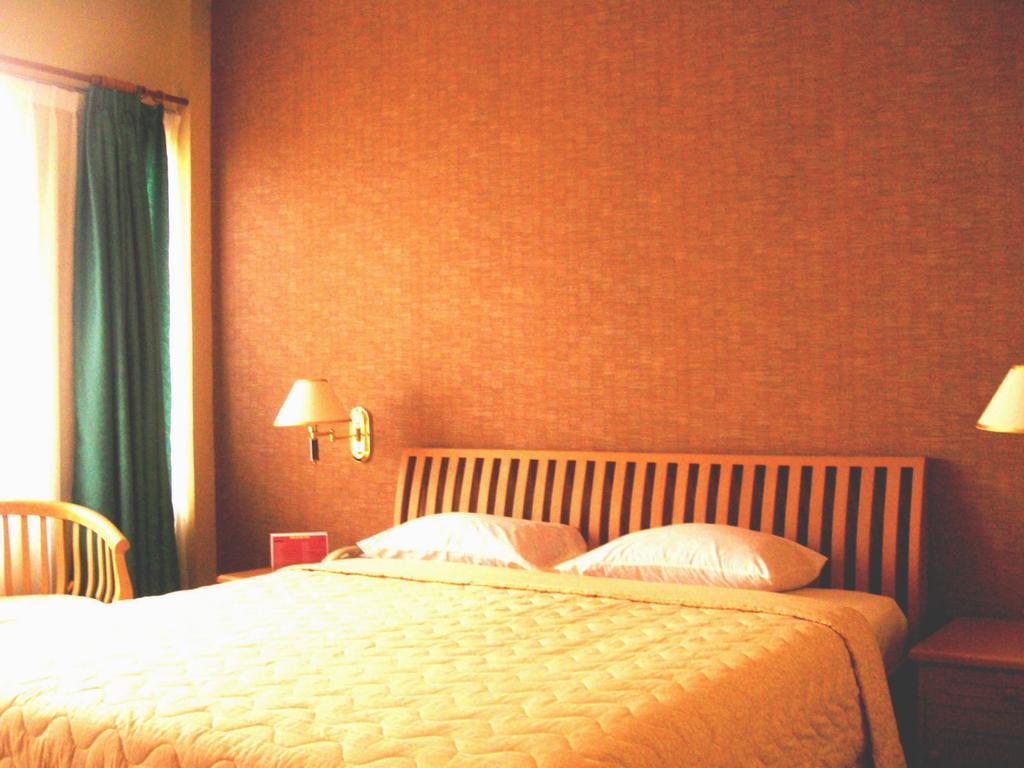 Green Wattana Hotel Sentul Bogor Eksteriør billede